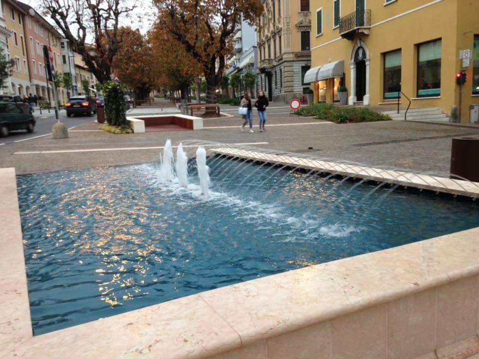 Residenza Teatro Vecchio Apartment Salo Ngoại thất bức ảnh